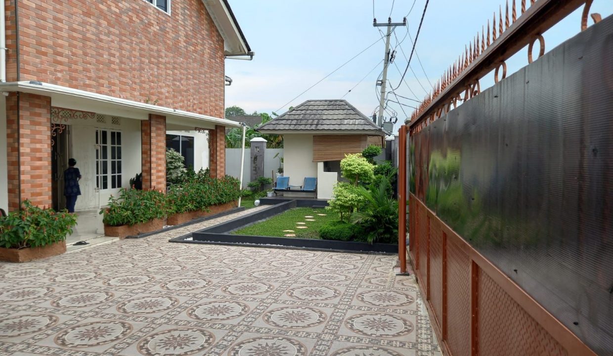 Dijual Rumah Mewah 2 lantai di komplek PU Sukamaju (10)