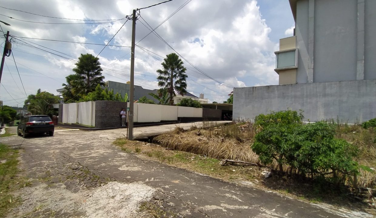 Dijual tanah kavling luas 317 m2 posisi Hook jalan panda komplek Kedamaian (3)