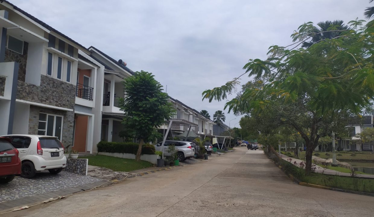 Dijual rumah view danau dalam komplek The Pavillion Citra Grand City (0,22)