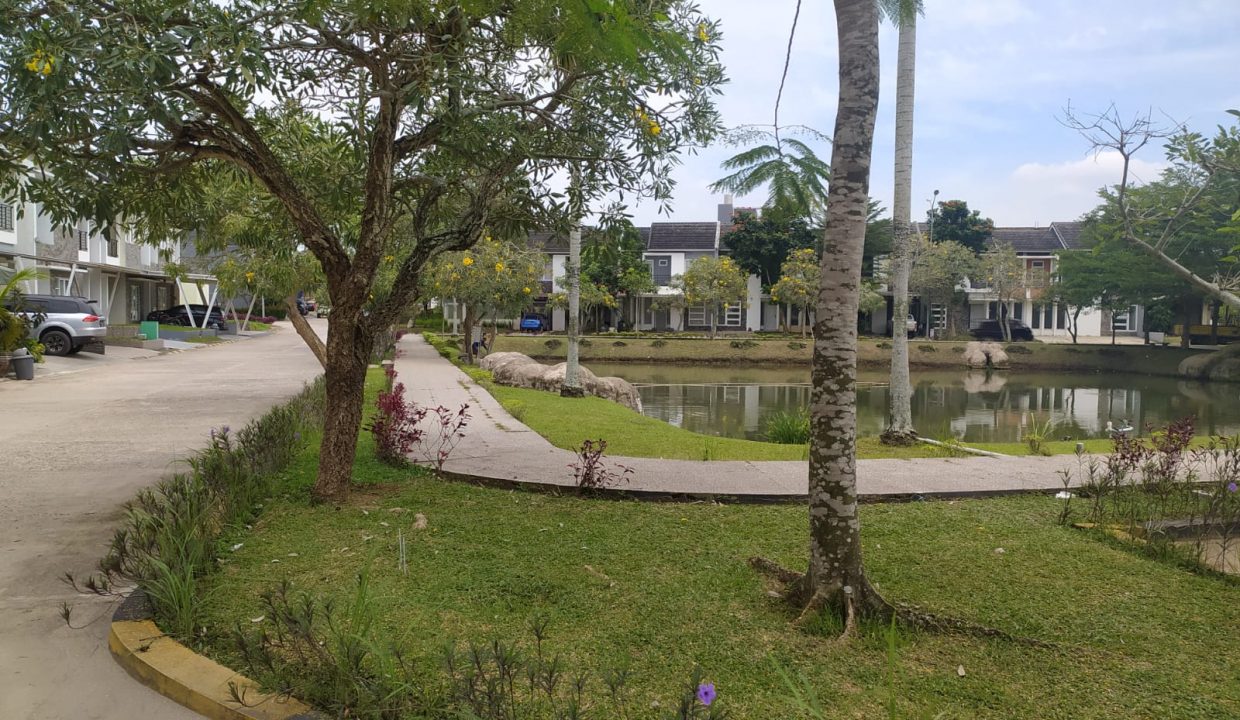 Dijual rumah view danau dalam komplek The Pavillion Citra Grand City (1)