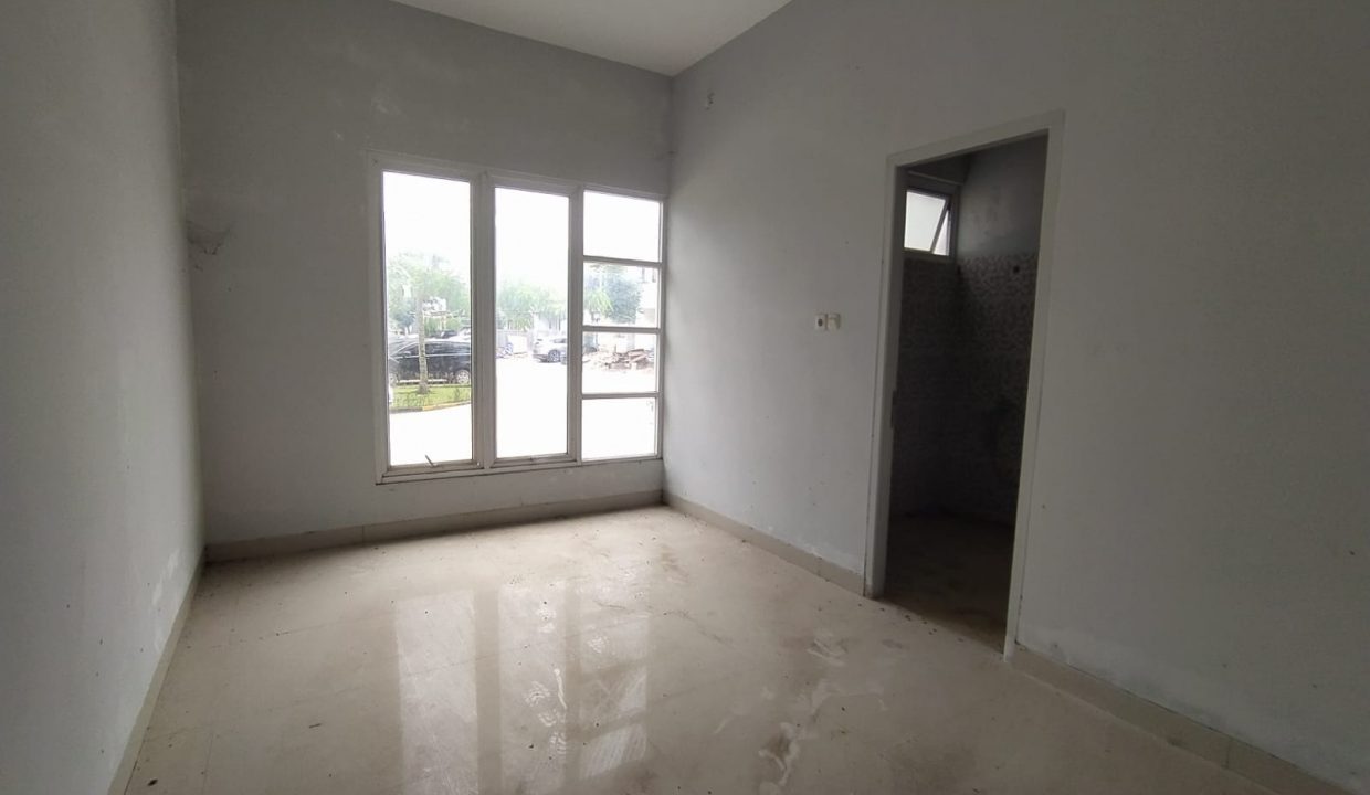 Dijual rumah view danau dalam komplek The Pavillion Citra Grand City (4)