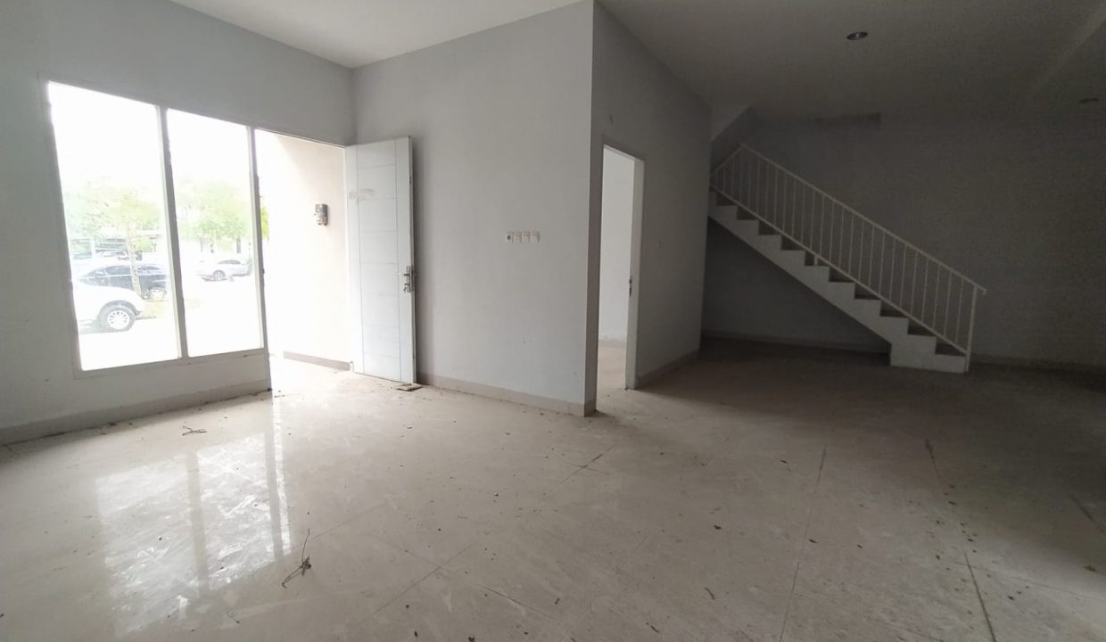 Dijual rumah view danau dalam komplek The Pavillion Citra Grand City (6)
