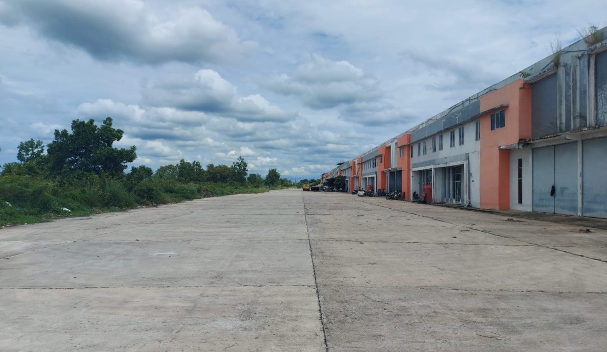 DiJual Sewakan 2 unit Gudang Besar Gandeng di Komplek Pergudangan Palembang Star 2 Jln Tanjung Api Api KM 10 Banyuasin (2)
