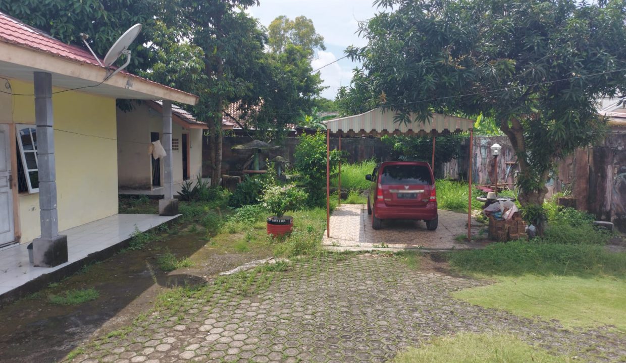 Dijual Tanah Luas Bonus Rumah di Jl Kelapa Puyuh 1 samping Bukit Palm Residence Saptamarga Palembang. (11)