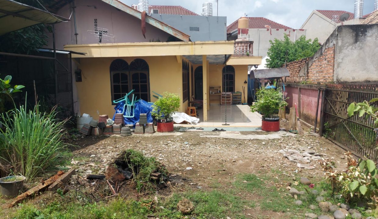 Dijual Tanah Luas Bonus Rumah di Jl Kelapa Puyuh 1 samping Bukit Palm Residence Saptamarga Palembang. (1,6)