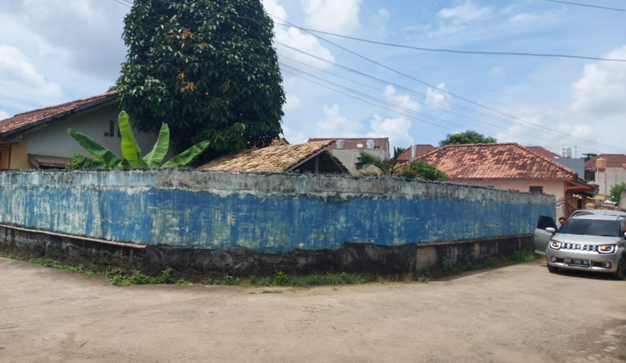 Dijual Tanah Luas Bonus Rumah di Jl Kelapa Puyuh 1 samping Bukit Palm Residence Saptamarga Palembang. (2)