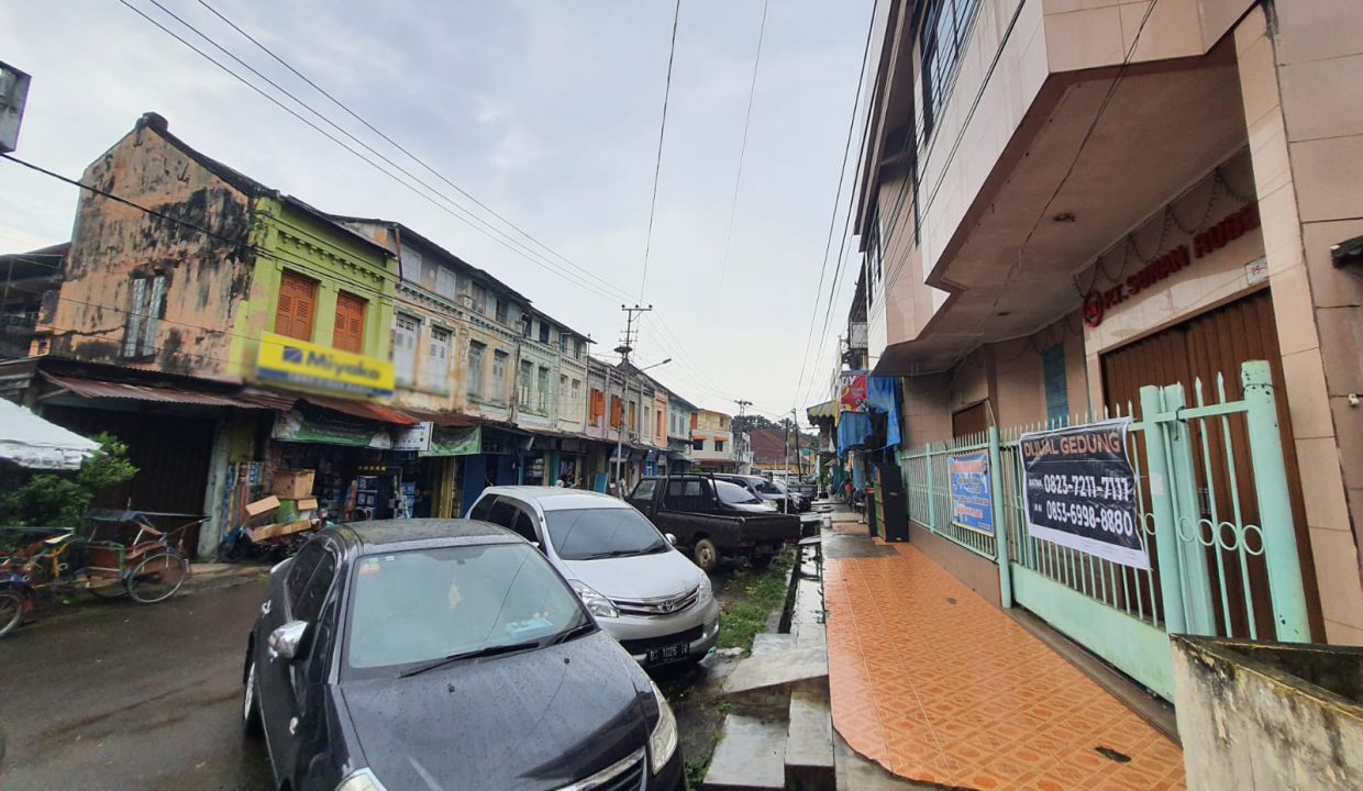 dijual 1 unit gedung jalan depaten (3)