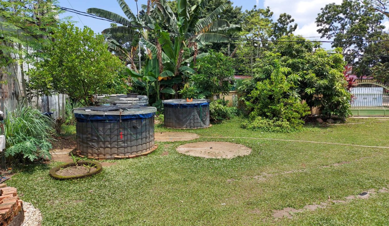 Dijual Rumah Bagus dengan Halaman Luas di Jalan Abdul Rozak (6)