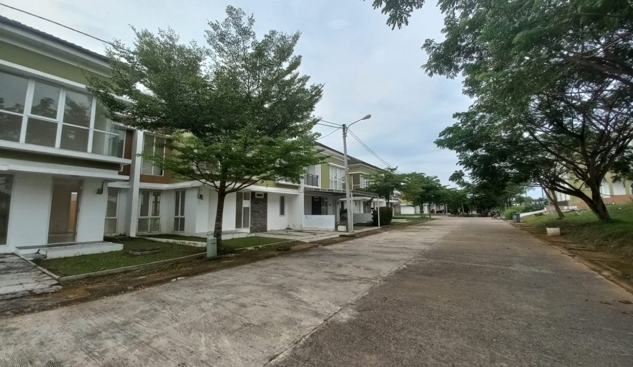 Dijual Rumah Elegant 2 lantai Cluster Springhill Talang kelapa. (1,8)
