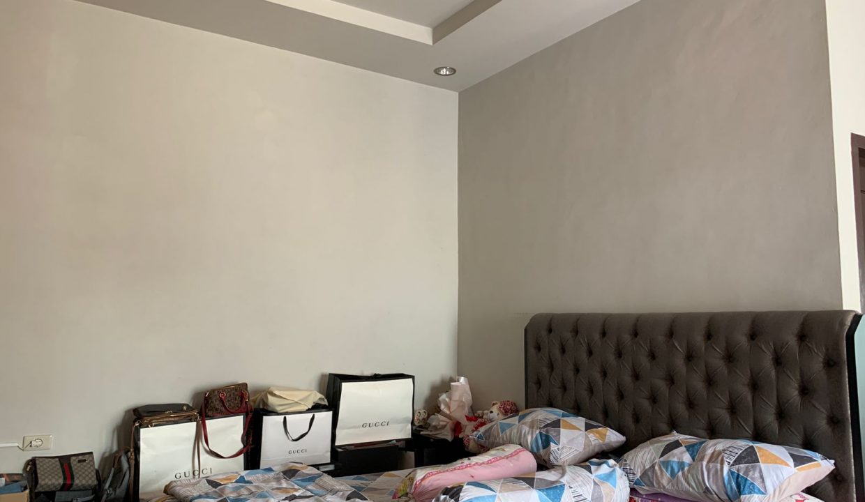 Dijual rumah cantik lengkap dengan kolam renang di lokasi favorit jl Demang Ningrat (3)
