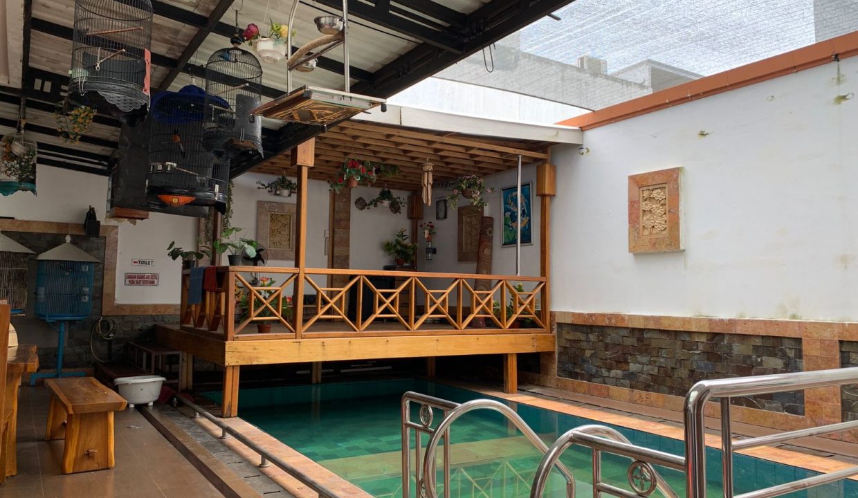Dijual rumah cantik lengkap dengan kolam renang di lokasi favorit jl Demang Ningrat (8)