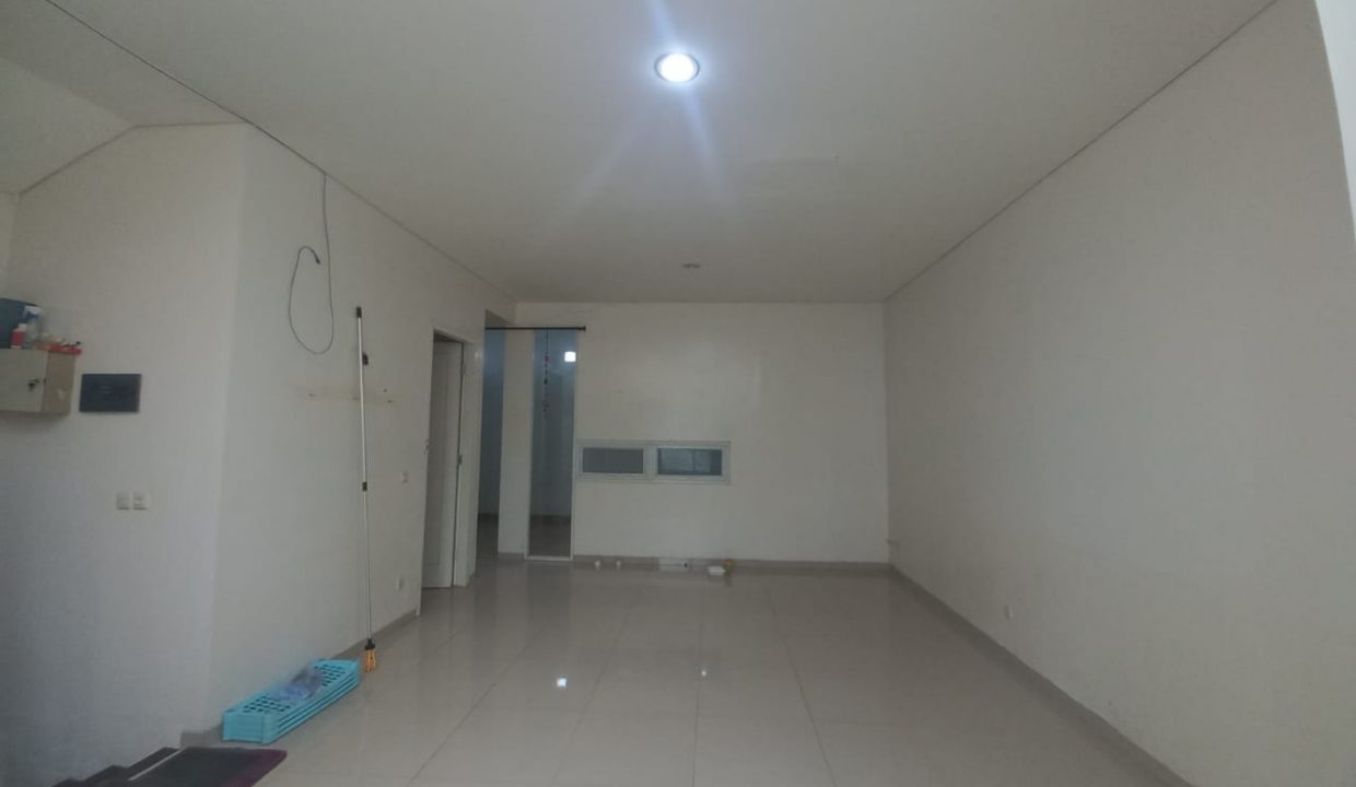 Disewakan Rumah 2 Lantai Elegant di komplek The Spring, Jln Kenten City Dekat Indogrosir (15)
