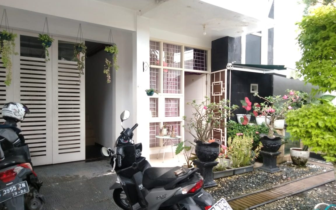Dijual Rumah Full Furnish Tanah Merah Macan Kumbang (3)