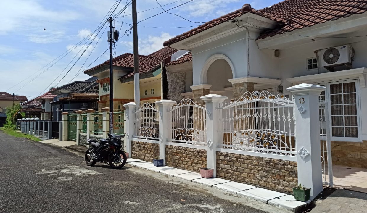 Rumah Cantik Puri Demang Raya Bougenville (7)
