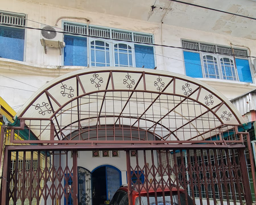 Townhouse Cantik & Terawat semi furnish 2 ,5 Lantai di Lapangan Hatta Palembang (1)