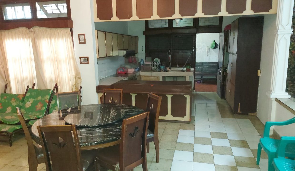 Dijual Rumah besar kolam renang manunggal (4)