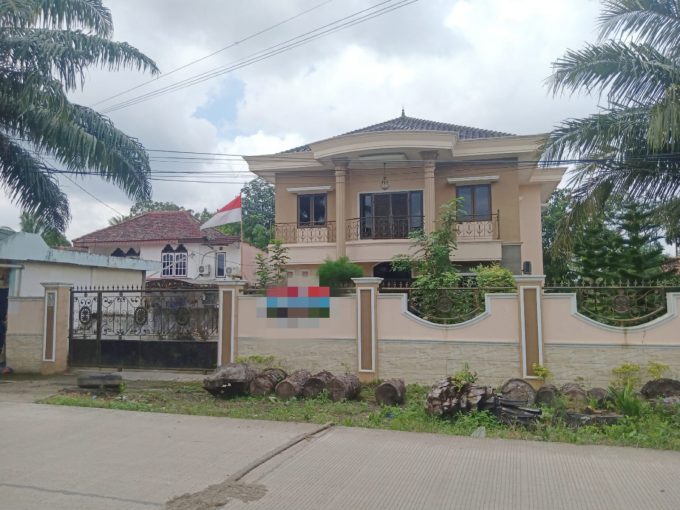 Dijual Rumah Mewah 2 Lantai Dan Halaman Luas