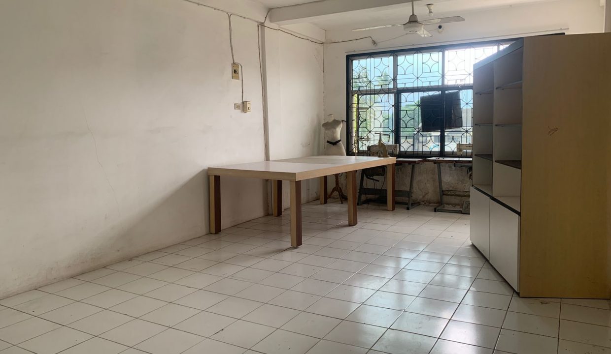 Dijual 1 Unit Ruko siap pakai Jalan R Soekamto (2)