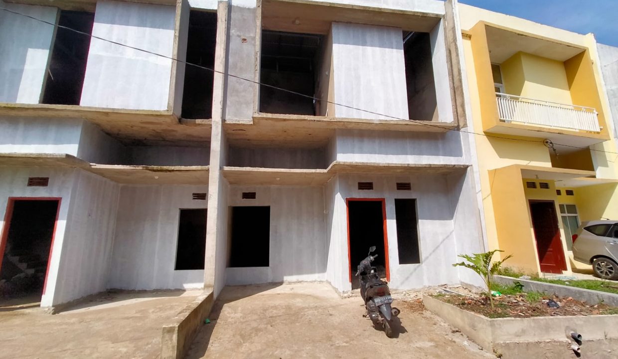 Dijual Rumah 2 Lantai Elegant di Komplek The Spring (1)