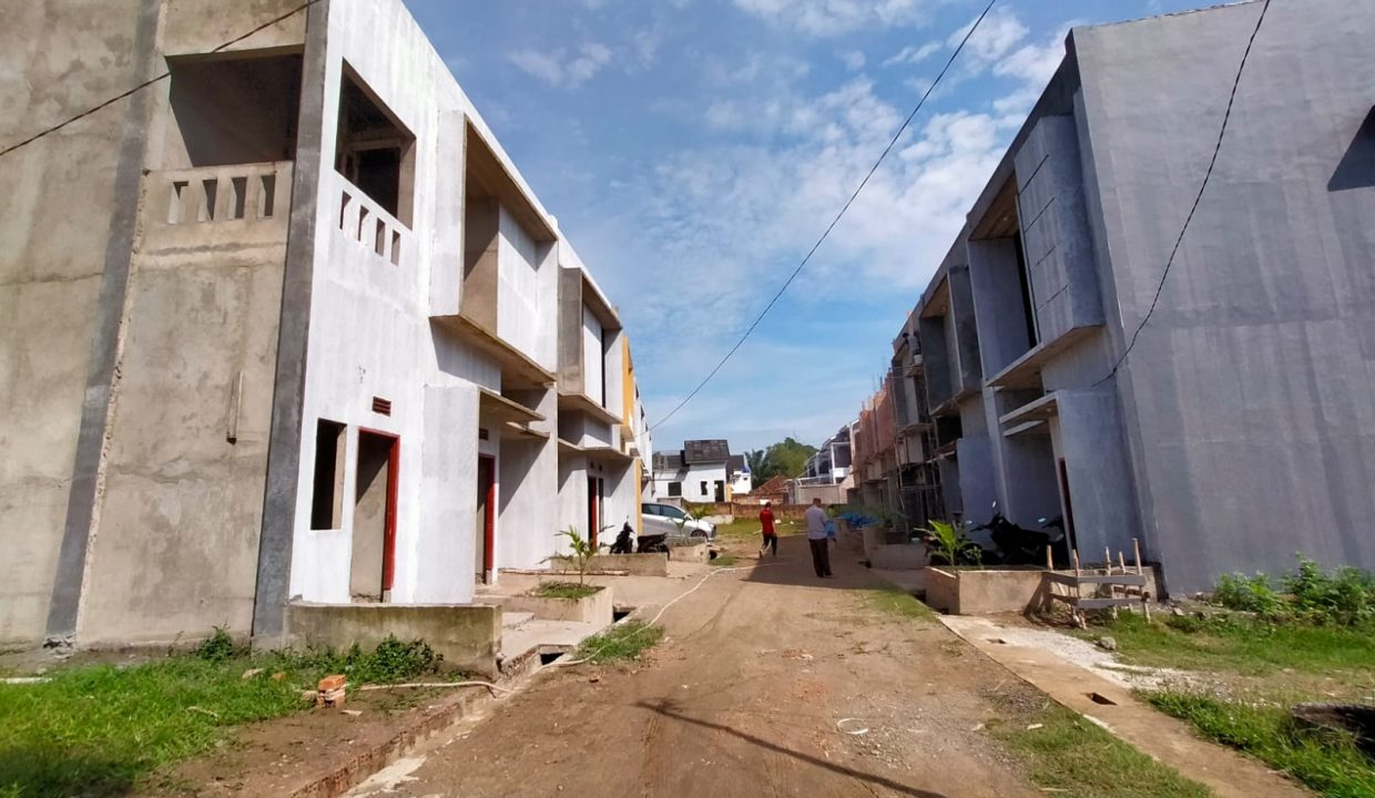Dijual Rumah 2 Lantai Elegant di Komplek The Spring (4)