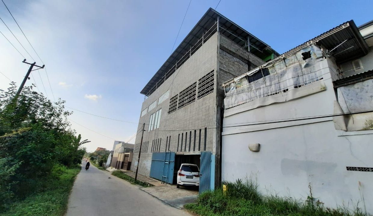 Dijual Rumah Besar Area Kenten (0,9)