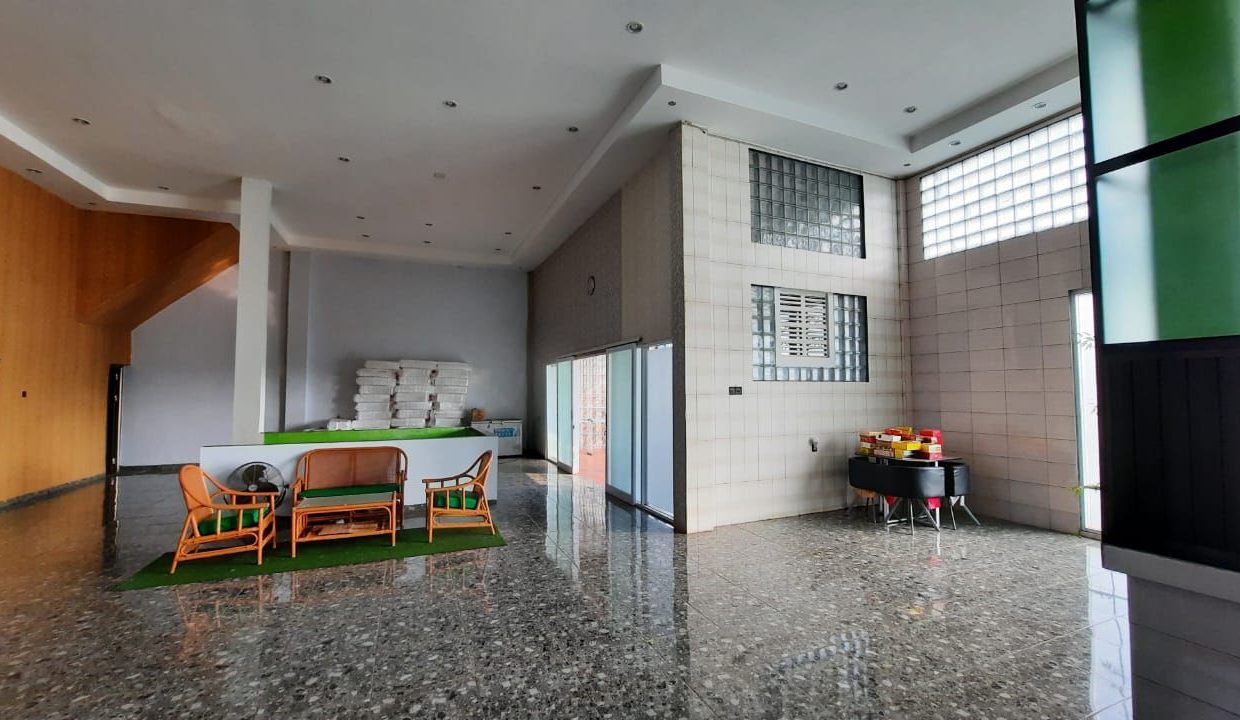 Dijual Rumah Besar Area Kenten (3)