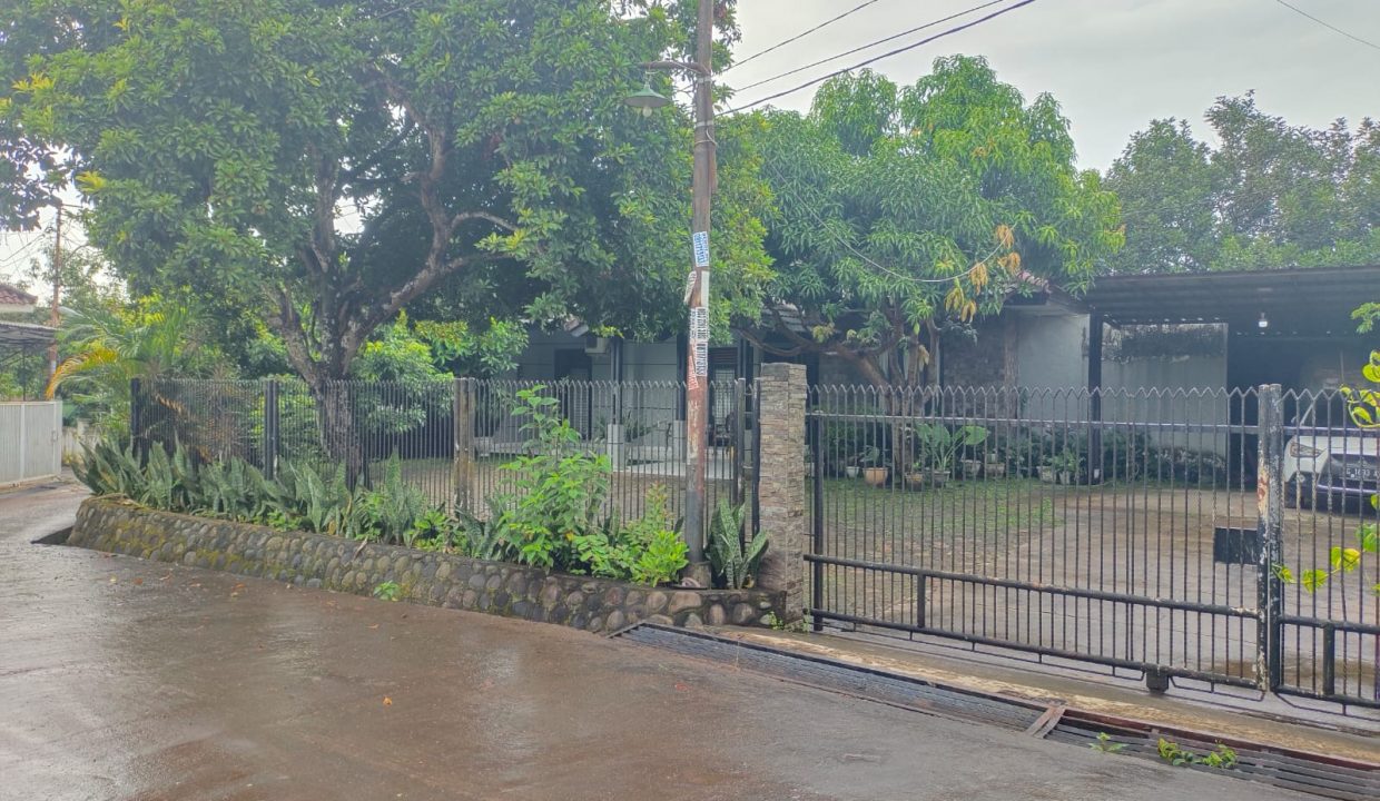 Dijual Rumah Di jalan mesjid (1,9)