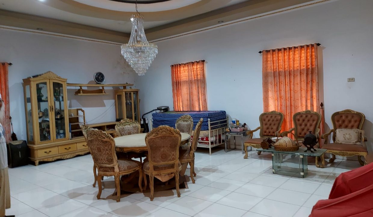Dijual Rumah dengan Halaman Luas Jl Letjen Harun Sohar (5)