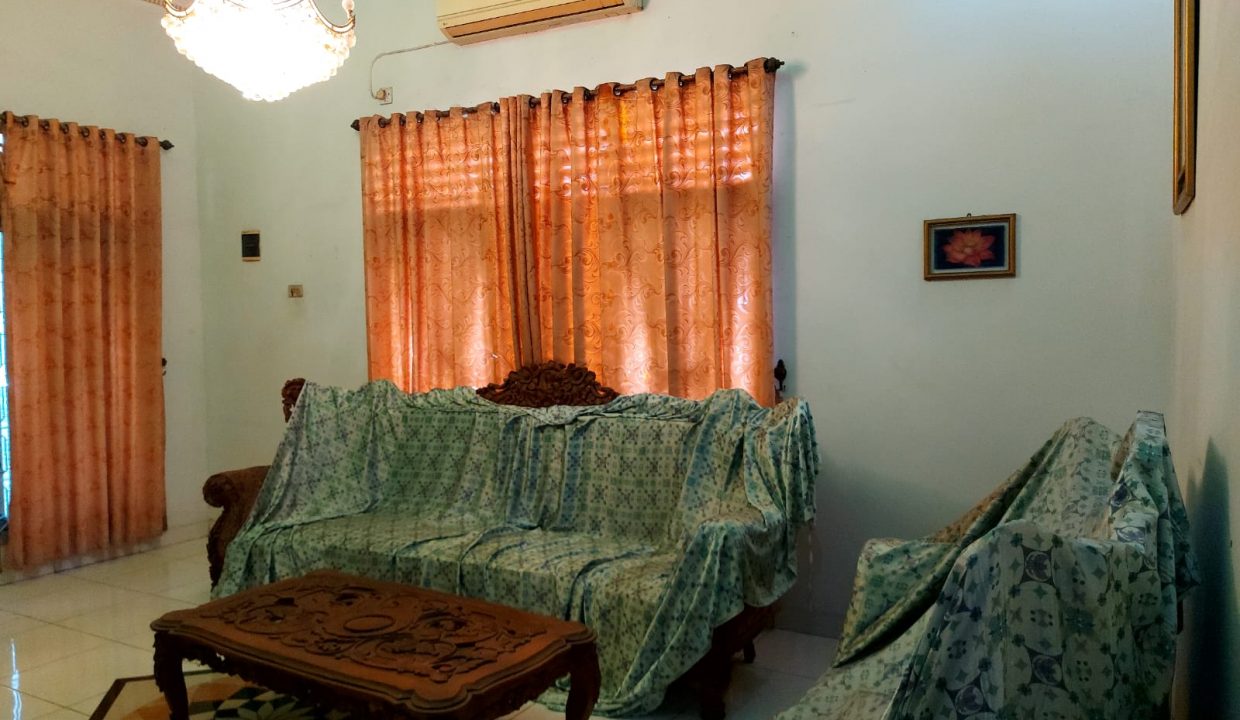 Dijual Rumah dengan Halaman Luas Jl Letjen Harun Sohar (6)