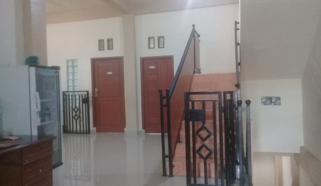 Dijual Sekaligus 4 Unit Ruko Plus Gudang (1,4)