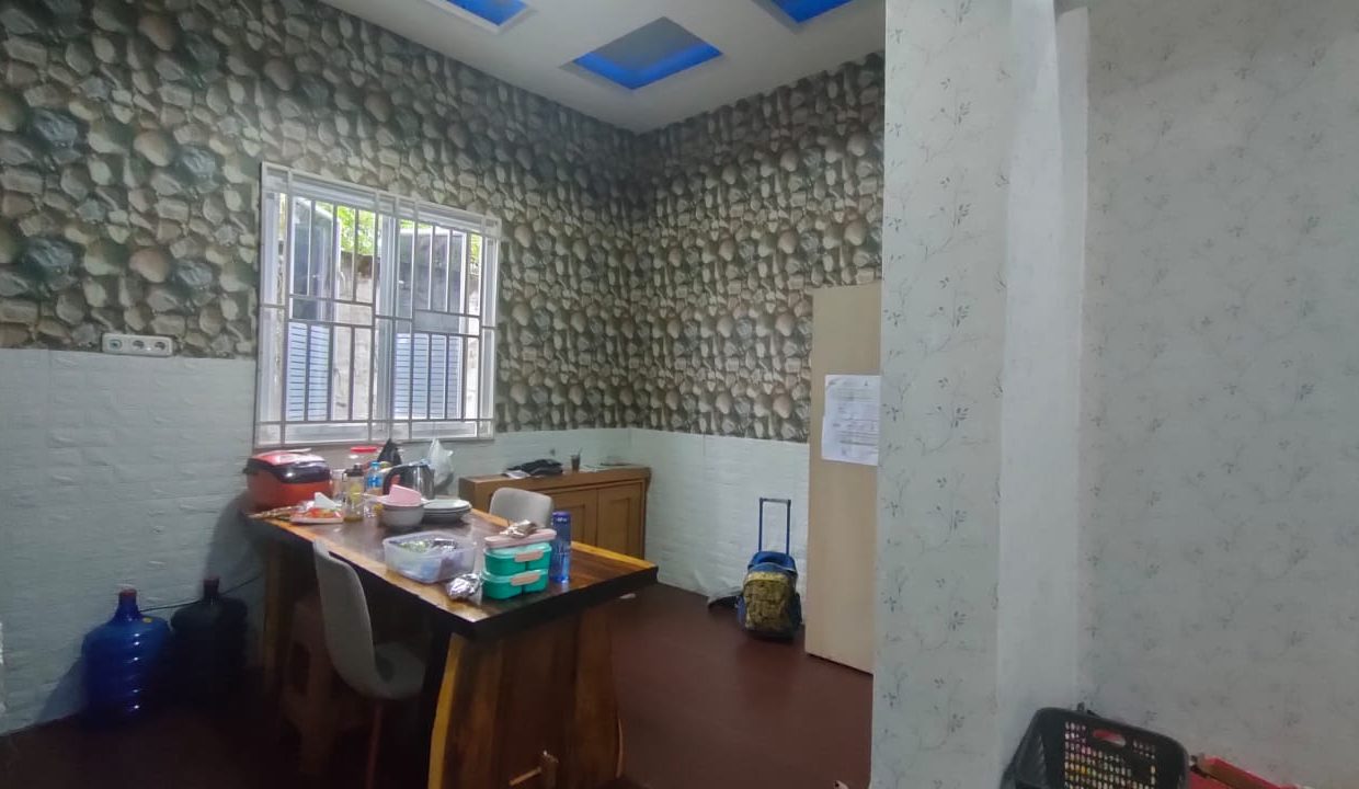 dijual rumah 2 lantai depan gramedia (5)