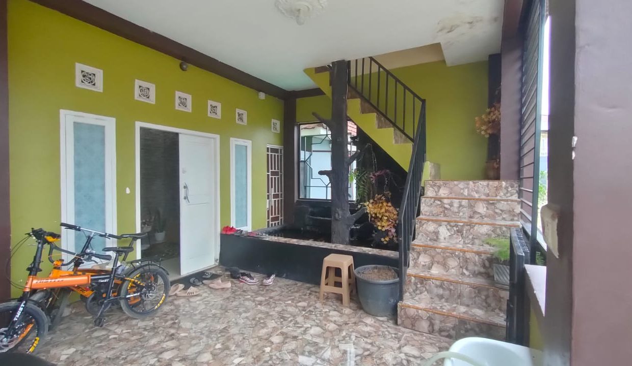 dijual rumah 2 lantai depan gramedia (6)