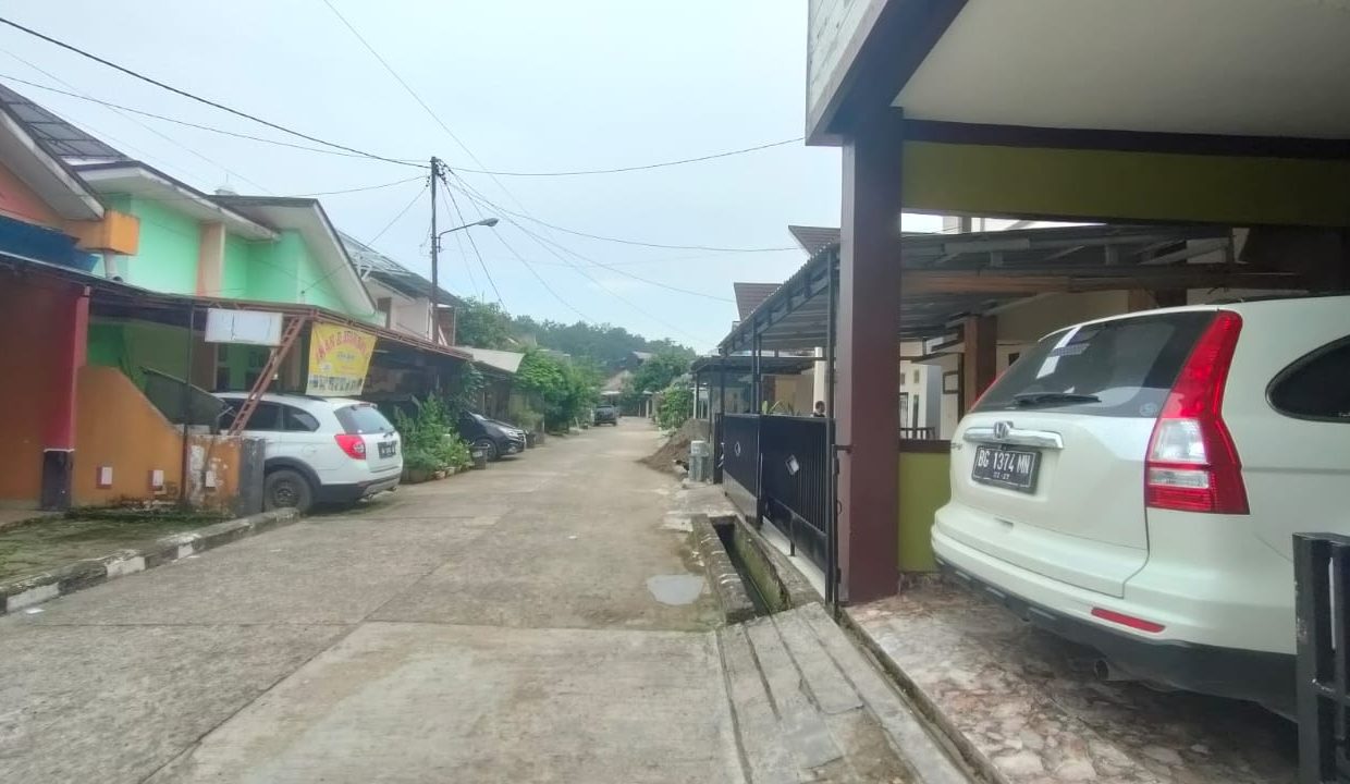 dijual rumah 2 lantai depan gramedia (7)