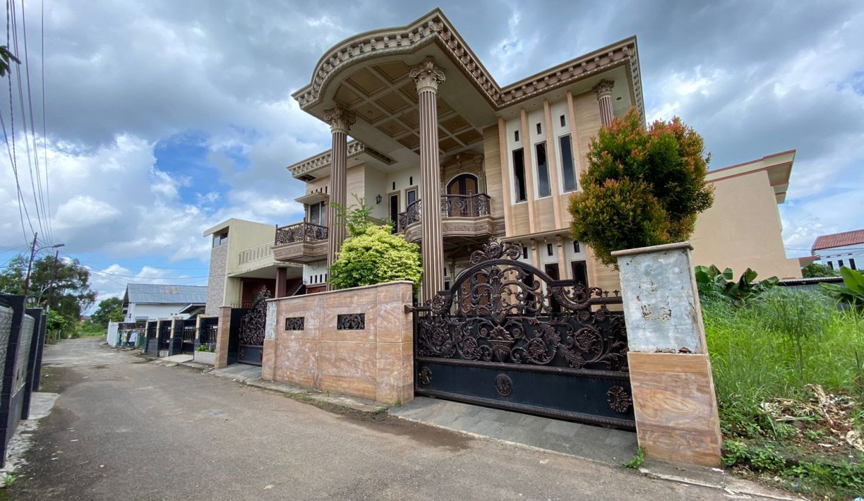 DIJUAL RUMAH 2 LANTAI lokasi Premium Demang Lebar Daun (1)