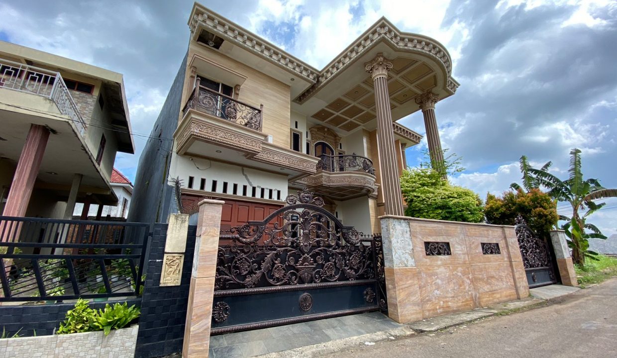 DIJUAL RUMAH 2 LANTAI lokasi Premium Demang Lebar Daun (2)