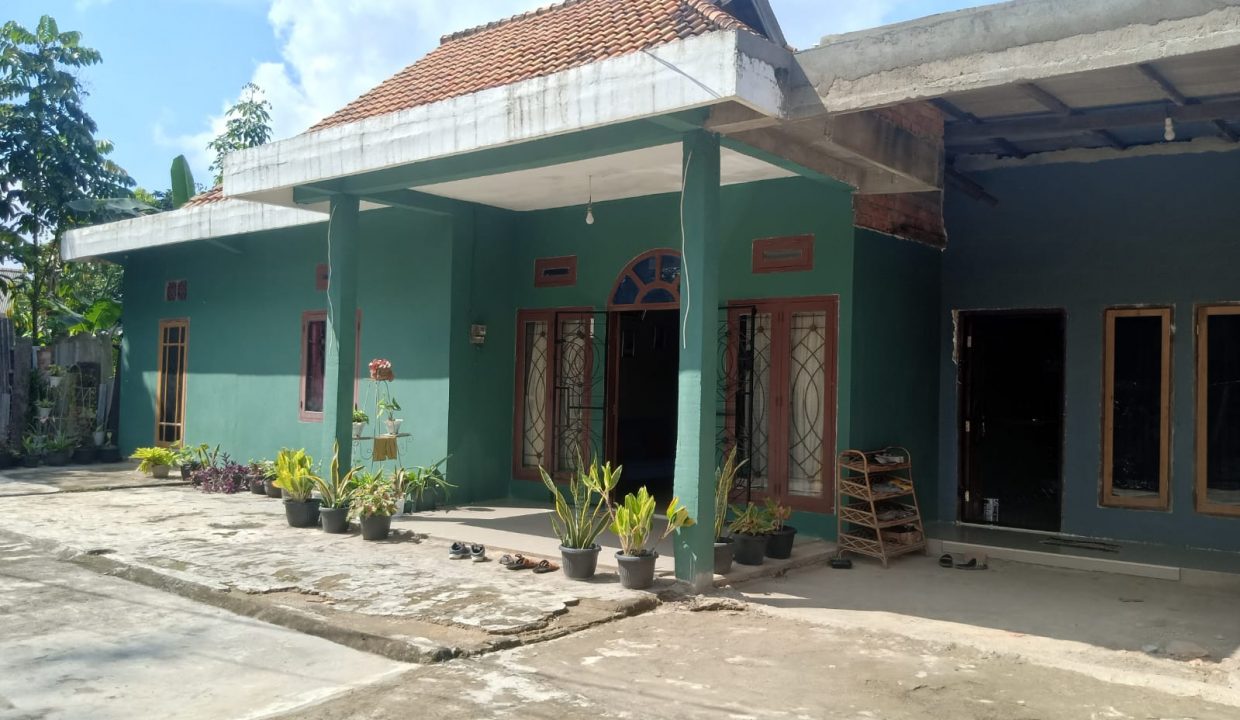 DIJUAL RUMAH ASRI DAN HALAMAN DEPAN LUAS (5)