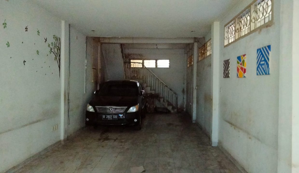 Dijual Dan Disewakan Ruko 3,5 Lantai 1 Unit di Jln. Veteran (5)