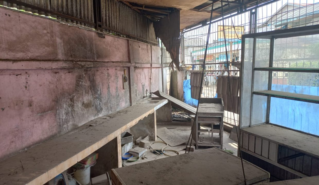 Dijual Rumah Bagus dan Terawat di Jalan Lunjuk Jaya (9)