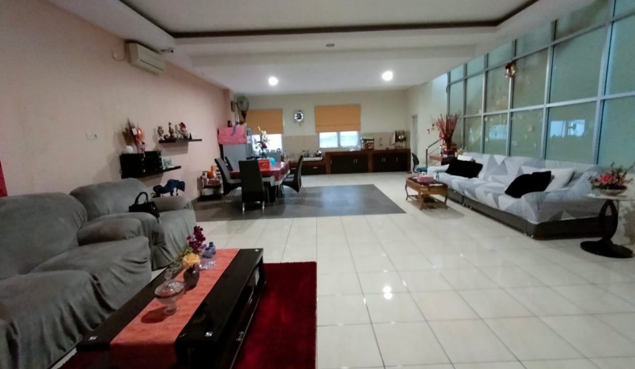 Di Jual 2 unit ruko gandeng 3,5 lantai full furnish & usaha yg masih berjalan di Jl. Mayor Salim Batubara (10)