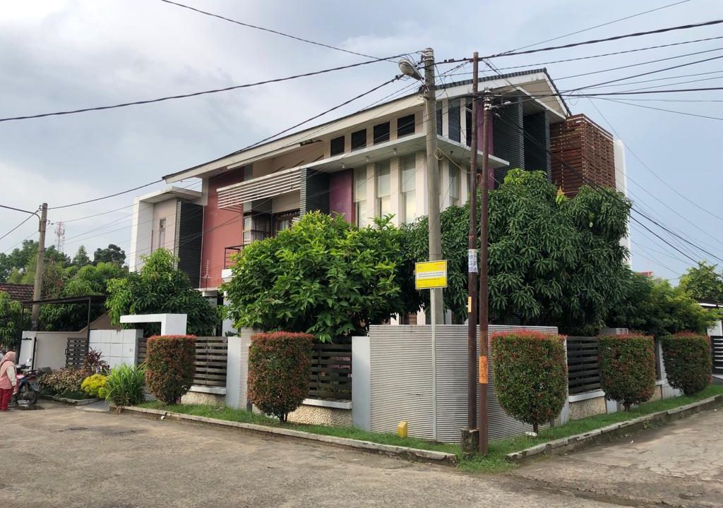 Dijual Rumah Bagus Terawat Siap Huni posisi hook Perumahan Bukit Sejahtera Poligon Palembang (1)