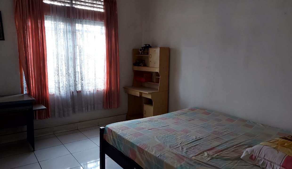 Dijual Rumah Besar Dengan Halaman Luas di Jalan Kebun Karet Ilir Timur 1 Palembang (15)