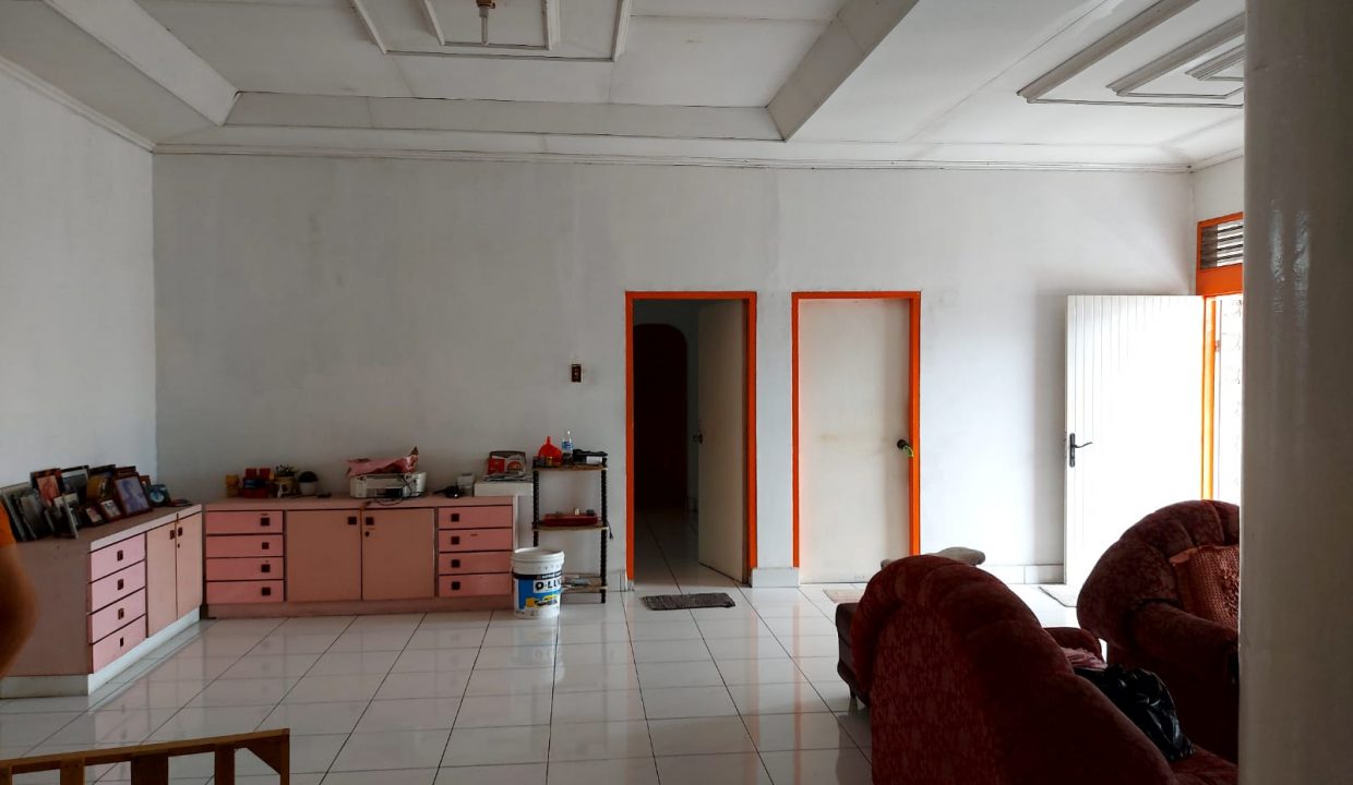 Dijual Rumah Besar Dengan Halaman Luas di Jalan Kebun Karet Ilir Timur 1 Palembang (5)