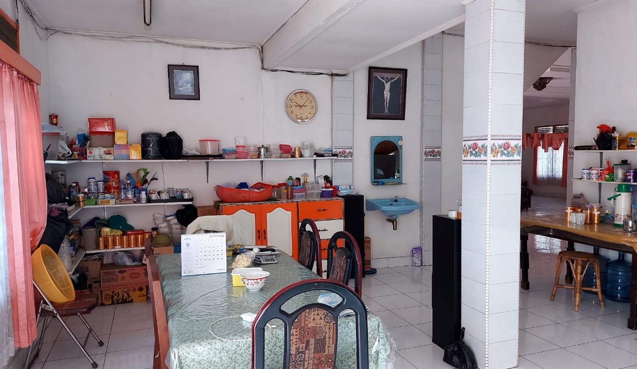 Dijual Rumah Besar Dengan Halaman Luas di Jalan Kebun Karet Ilir Timur 1 Palembang (7)