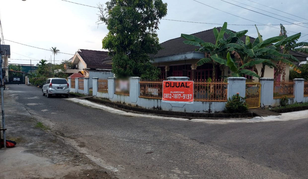 Dijual Rumah Besar di Komplek Yaktapena 2 Jalan Jend. Ahmad Yani Palembang (0,6)
