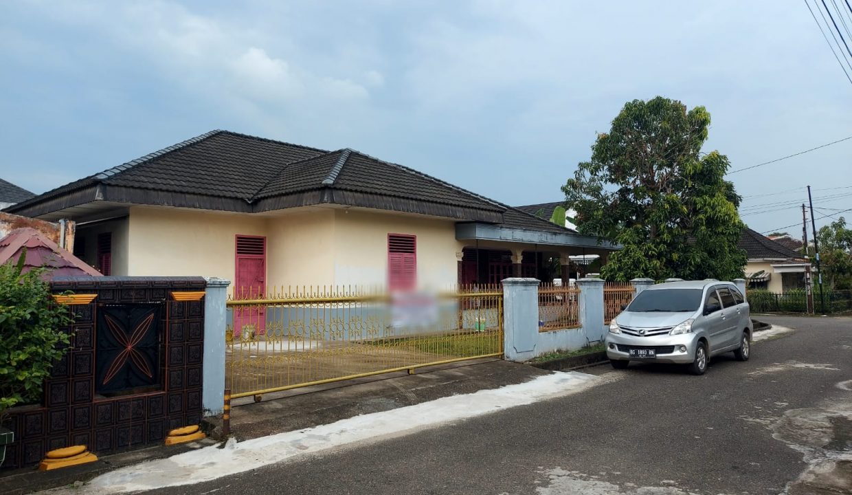 Dijual Rumah Besar di Komplek Yaktapena 2 Jalan Jend. Ahmad Yani Palembang (1)