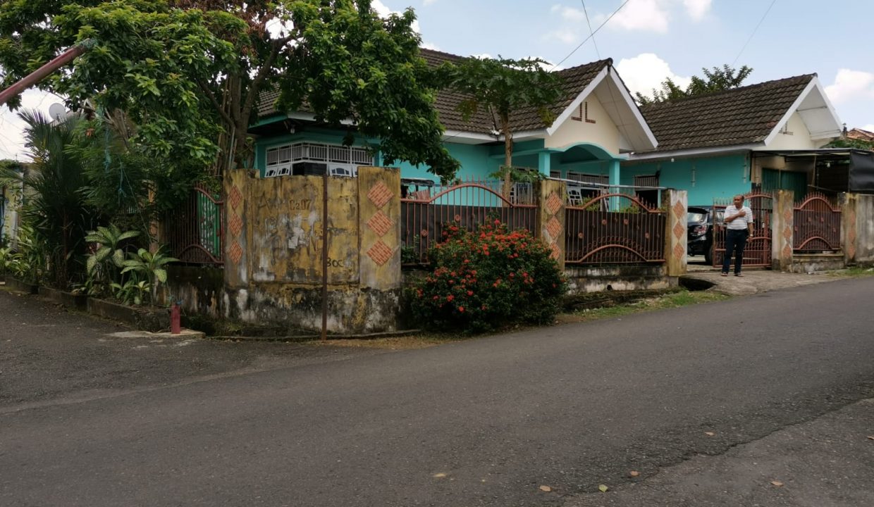 Dijual rumah Jl. Anggrek Maskrebet Palembang (1,7)