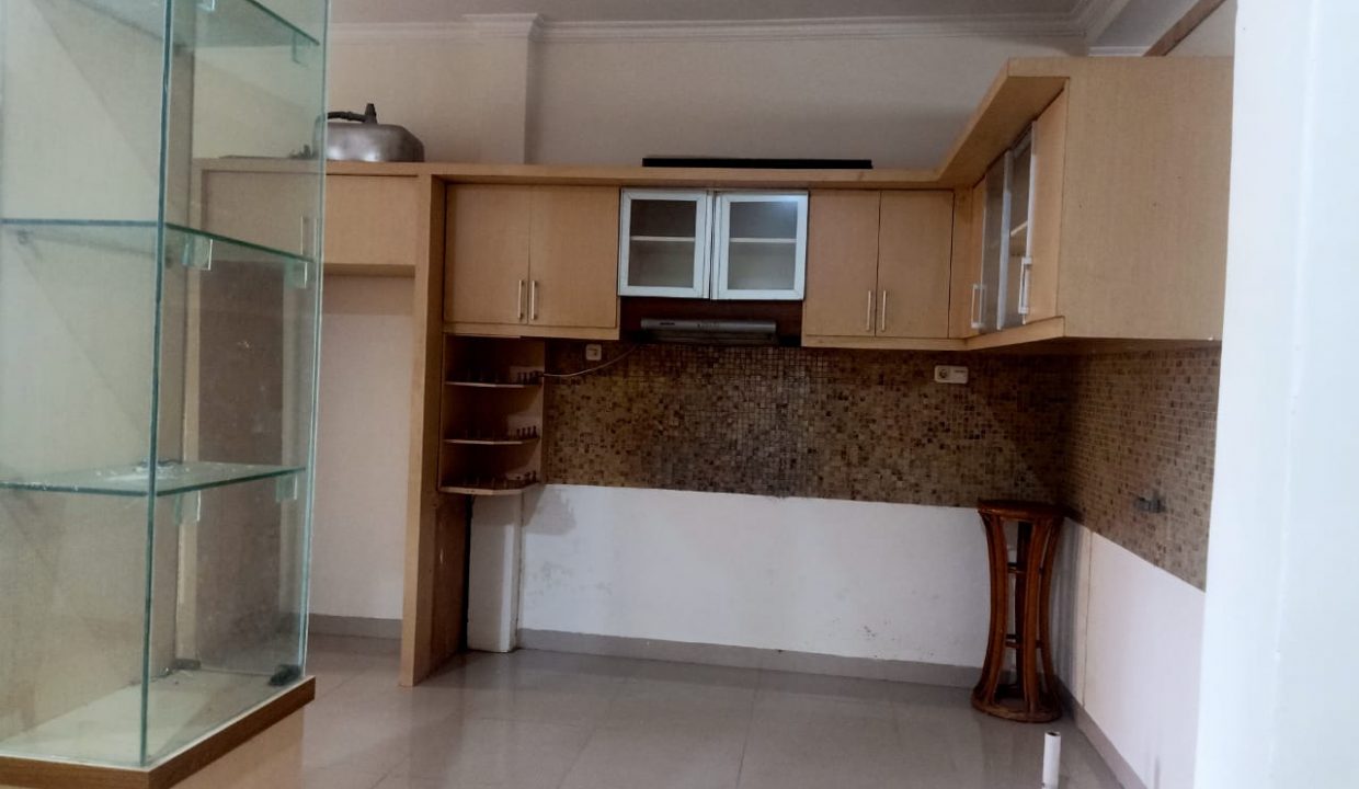 Rumah 2 lantai di Padang Selasa (3)