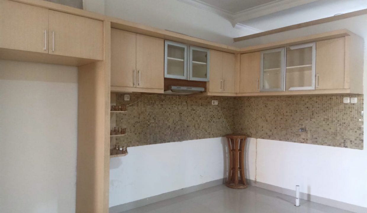 Rumah 2 lantai di Padang Selasa (5)
