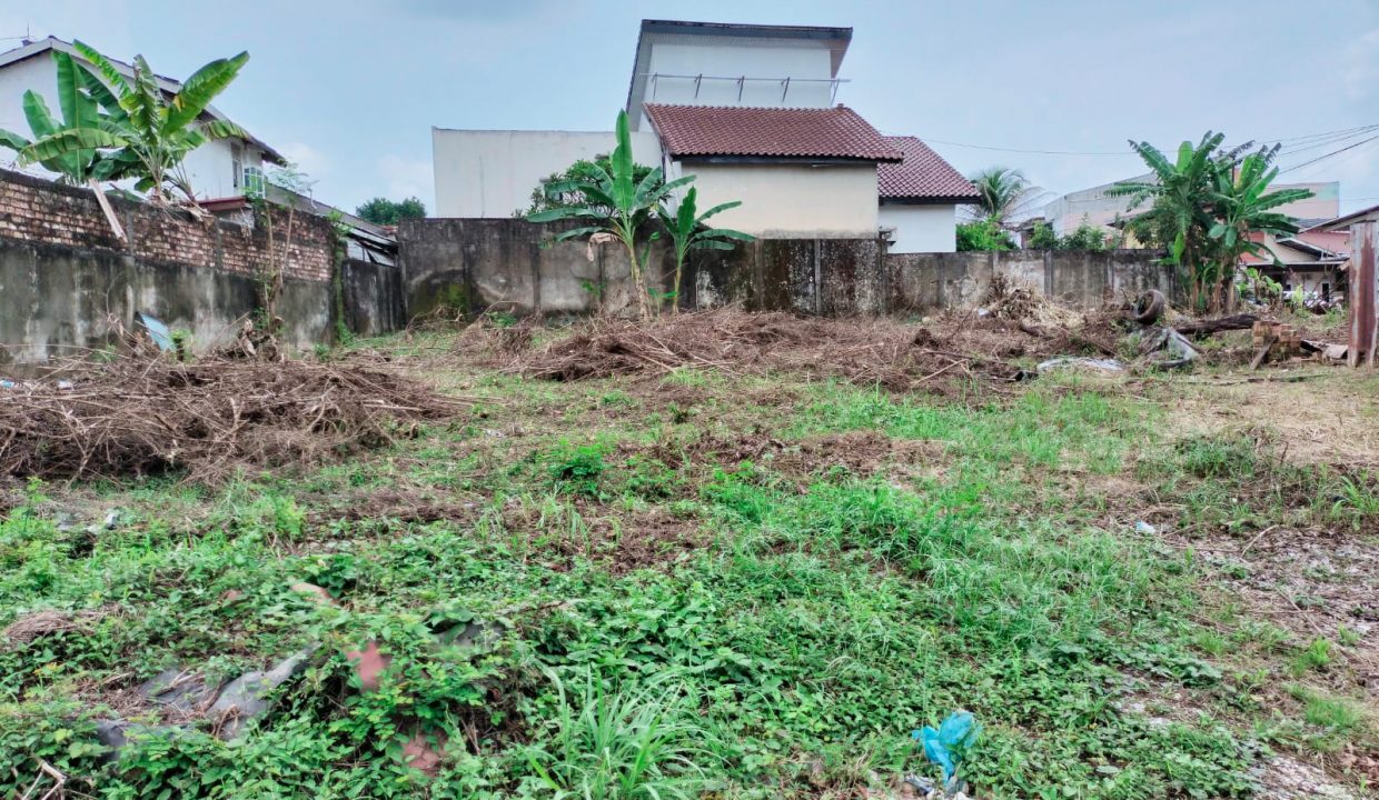 DIJUAL TANAH STRATEGIS (ADA RUMAH KECIL), DI KANCIL PUTIH (2)