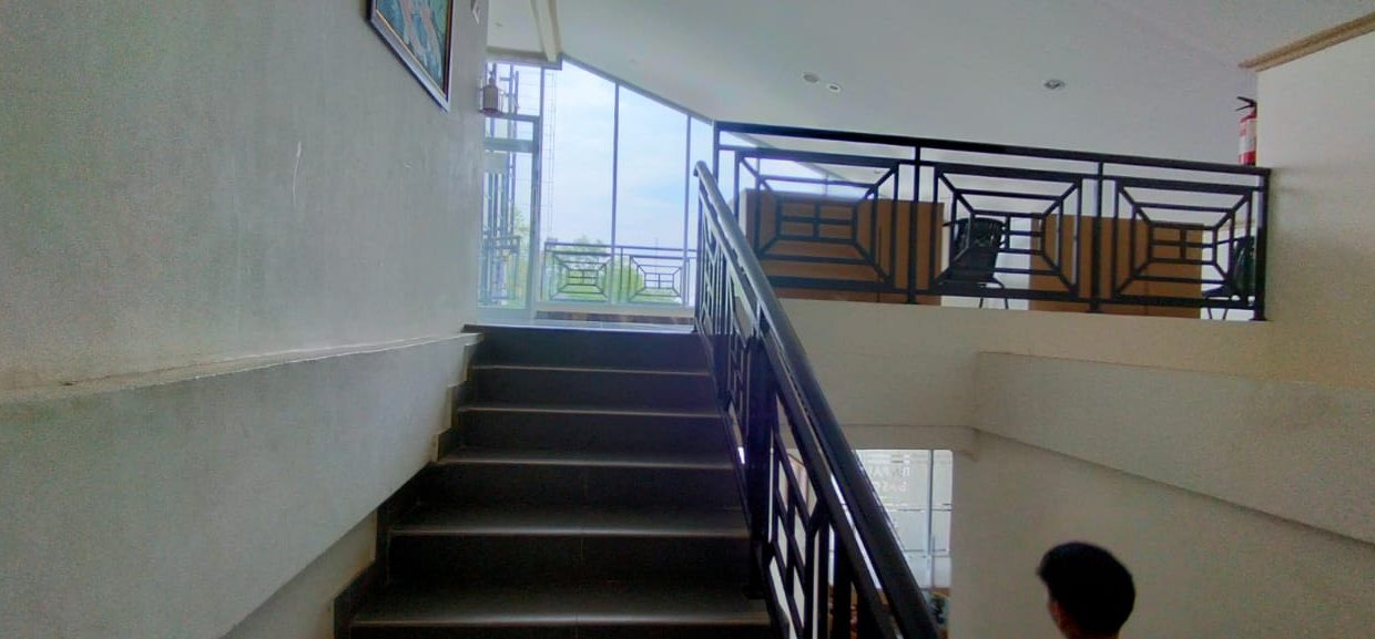Dijual Gedung Penginapan Red Doorz (2)